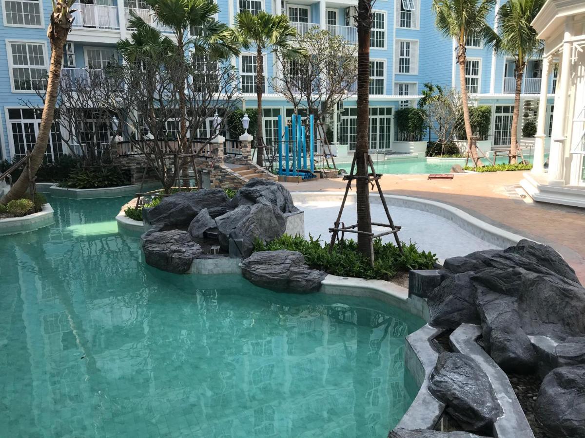 Grand Florida芭提雅带免费游泳池温泉和健身房和办公区水上花园公寓e208 Na Chom Thian Esterno foto