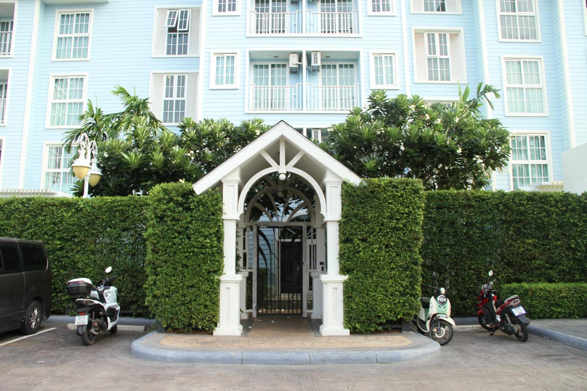 Grand Florida芭提雅带免费游泳池温泉和健身房和办公区水上花园公寓e208 Na Chom Thian Esterno foto